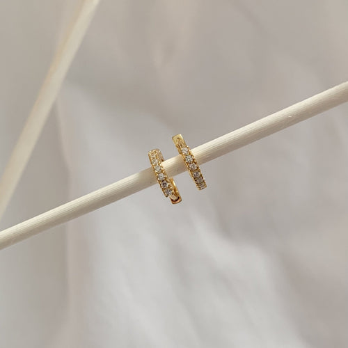 Gold Huggie Earrings with White Zirconia – 10mm Minimal Hoops